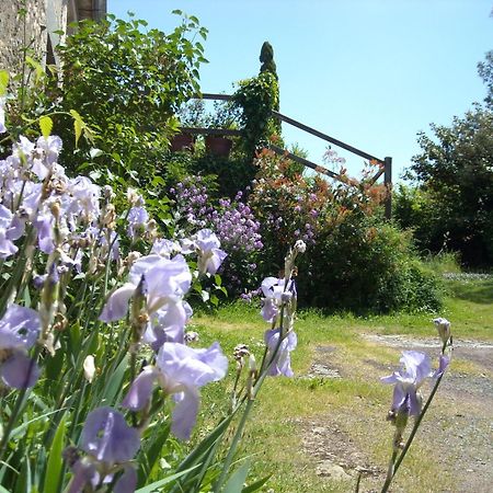 La Tour Des Laudes Bed & Breakfast Breuil-Barret Exterior photo