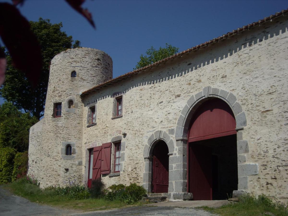 La Tour Des Laudes Bed & Breakfast Breuil-Barret Exterior photo
