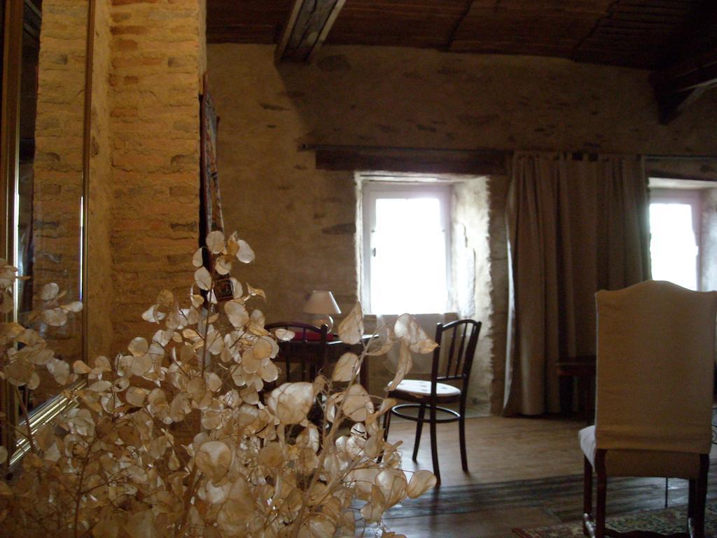 La Tour Des Laudes Bed & Breakfast Breuil-Barret Room photo