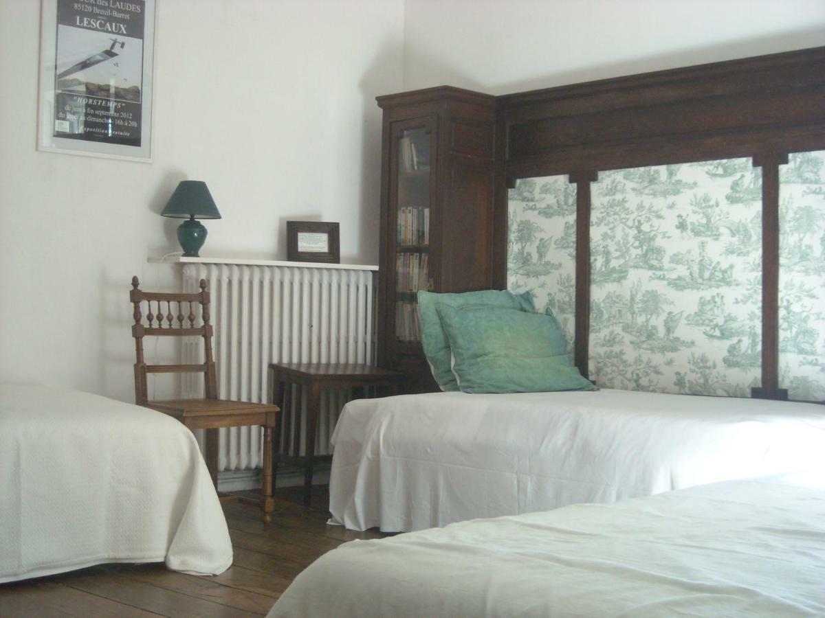 La Tour Des Laudes Bed & Breakfast Breuil-Barret Exterior photo