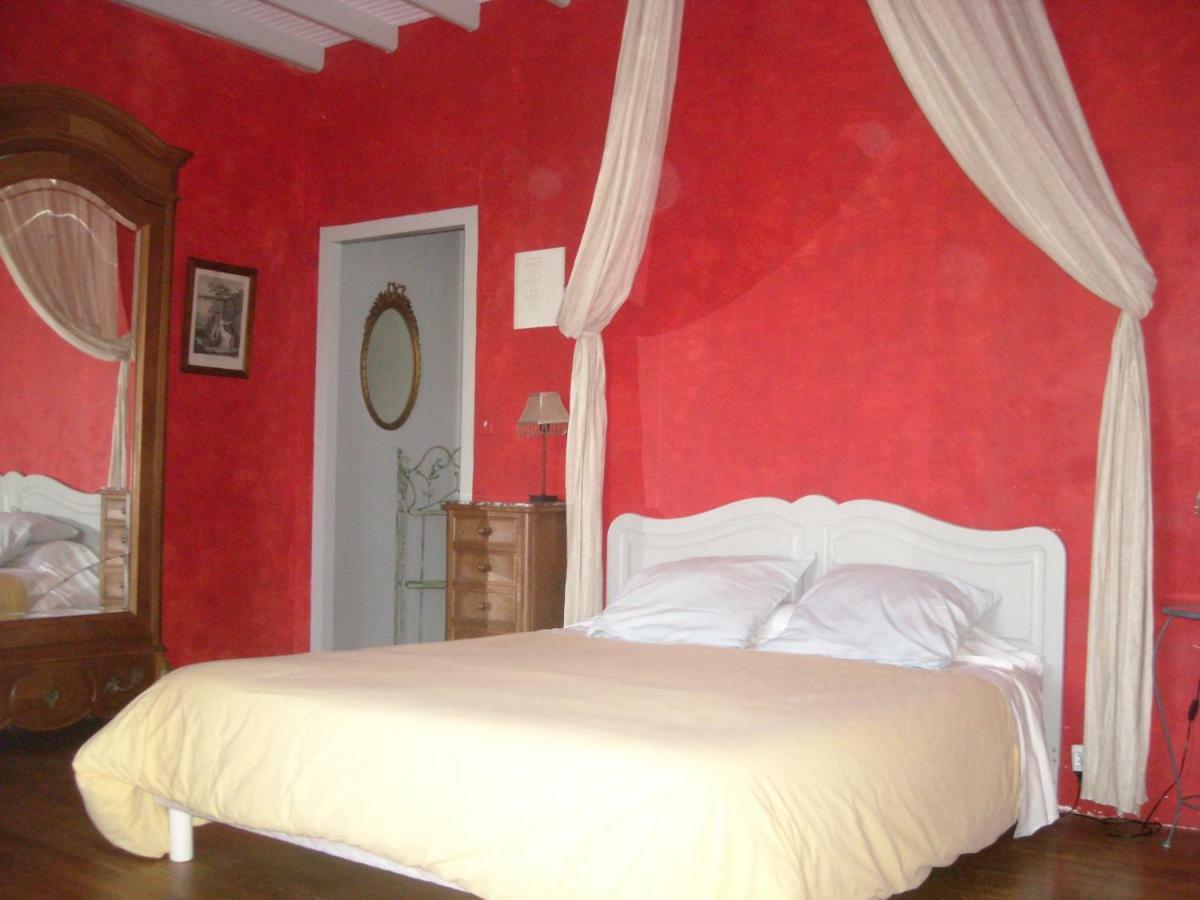 La Tour Des Laudes Bed & Breakfast Breuil-Barret Exterior photo